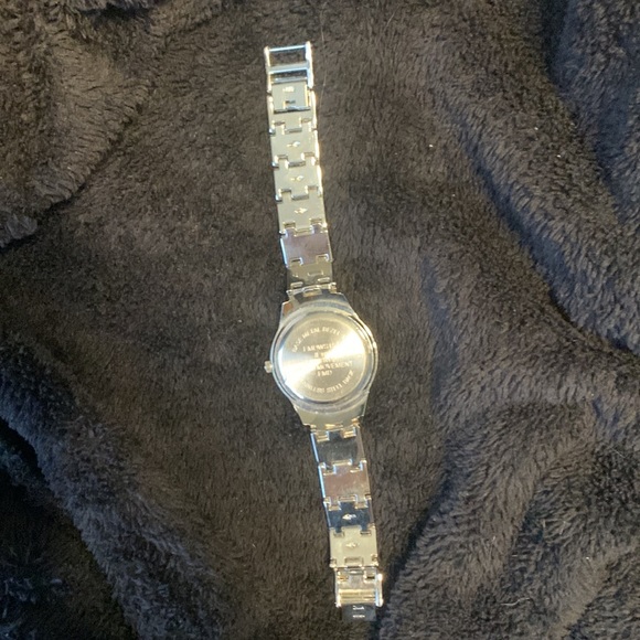 Pink metal and bedazzled watch - Picture 5 of 6